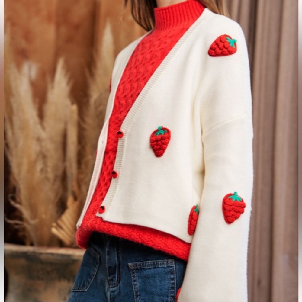 Strawberry Sweater - Picture 4 of 5